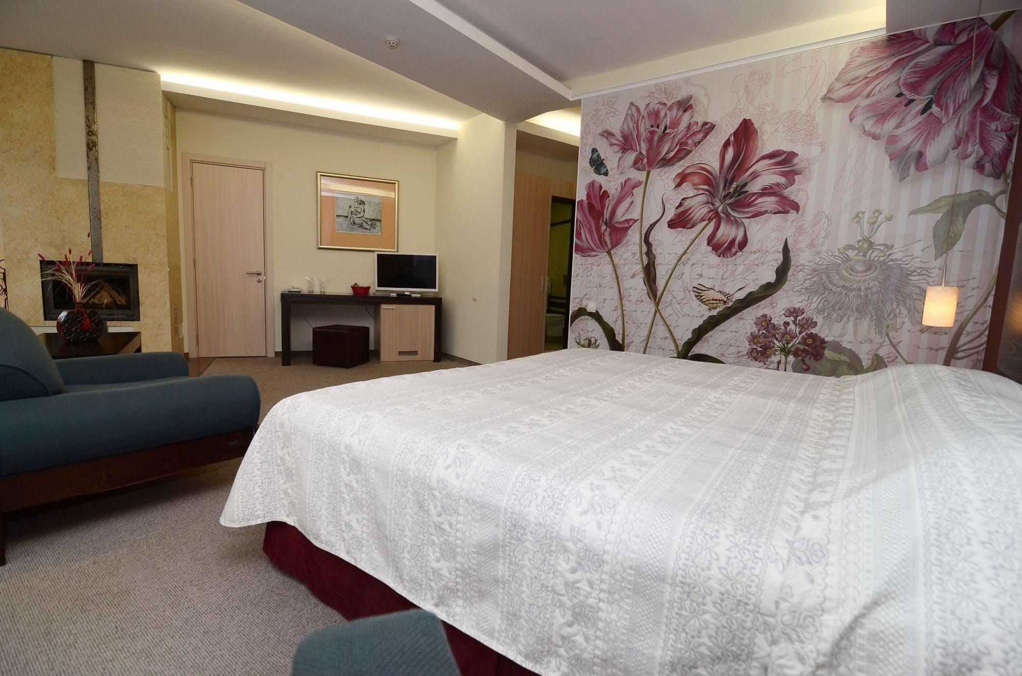 Ice Angels Hotel بوروفتس المظهر الخارجي الصورة